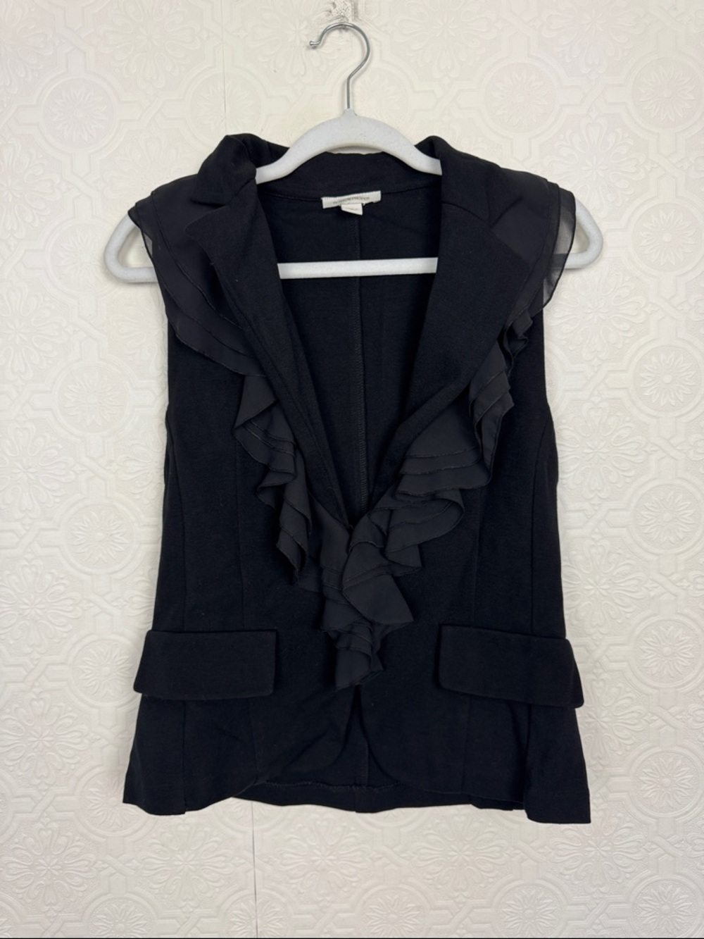 Boston Proper Black Ruffle Front Vest Top Sleeveless Hook & Eye Size 6 Stretch